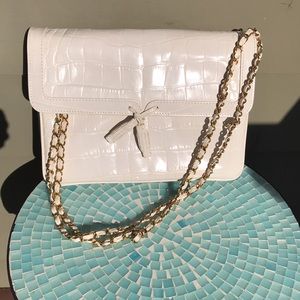 Vtg. Lederer Leather purse- Stunning! With gold threaded chain strap. Like New!